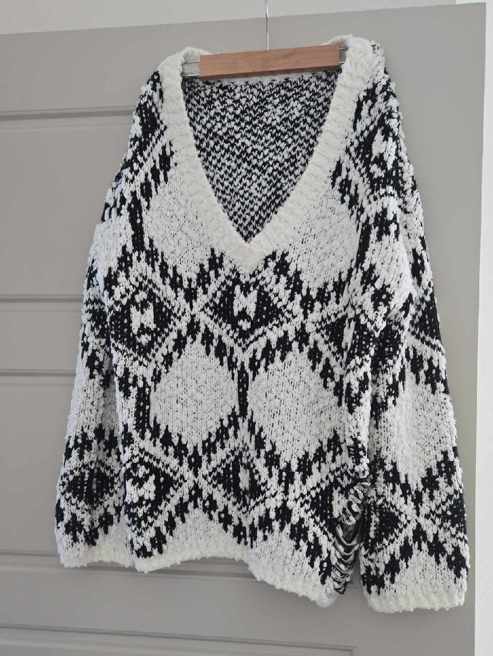 Black & White V-Neck Knit Sweater - Women